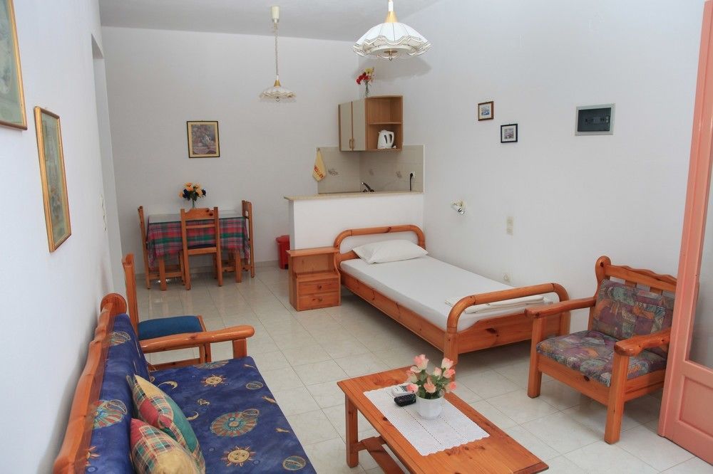 Palmira Apartments Makrýgialos Eksteriør billede