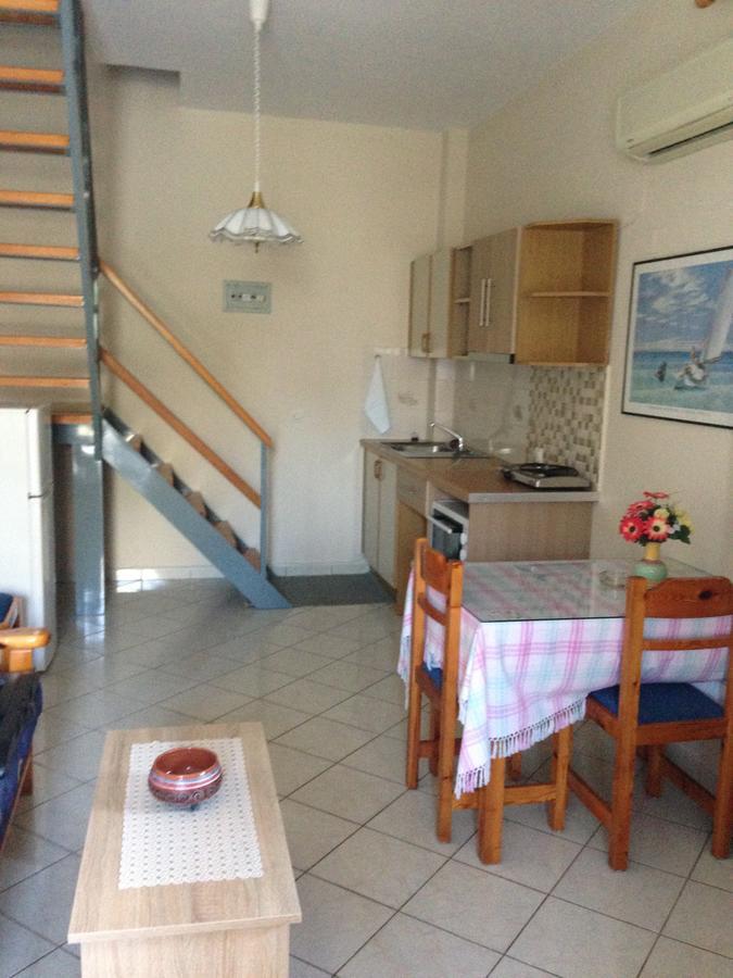 Palmira Apartments Makrýgialos Eksteriør billede