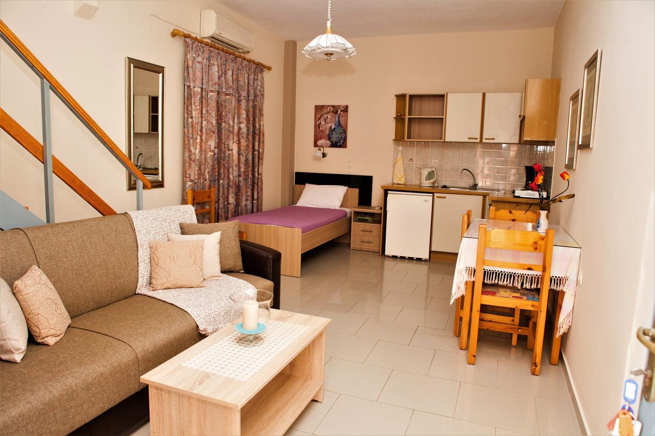 Palmira Apartments Makrýgialos Eksteriør billede